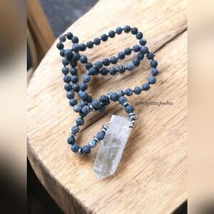 CRYSYAL Clear Pendant On Cracked Black Agate Beads Necklace